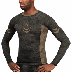 Hayabusa Ranked Long Sleeve Rash Guard(Hayabusa Ranked Long Sleeve Rash Guard) 10 Hayabusa Ranked Long Sleeve Rash Guard(Hayabusa Ranked Long Sleeve Rash Guard) -Hayabusa Boxing Sale Arrow Rashguard Brown LS 3QFr b2e92f0a 5bb7 495f 9b35 787ed5ca8481